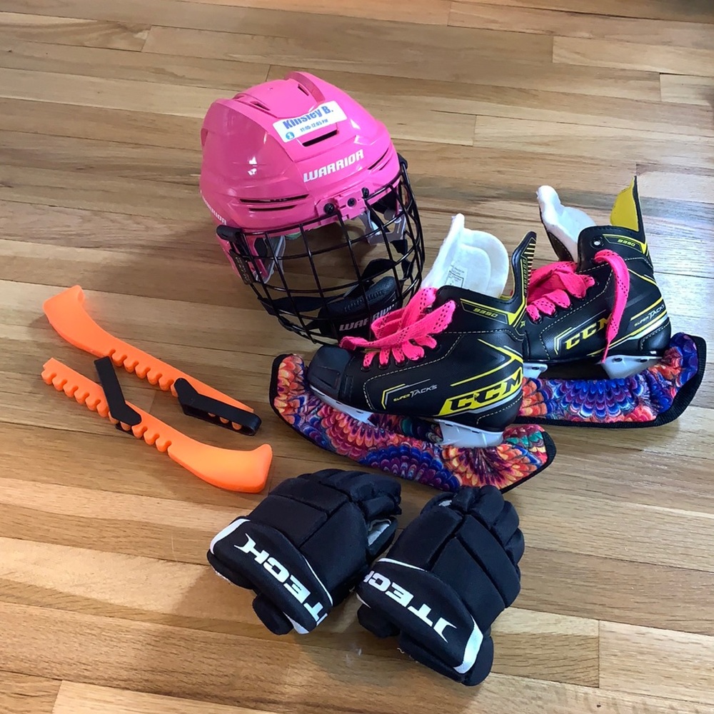 Hockey skates Helmet Gloves
